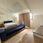 Zmf Hotel *